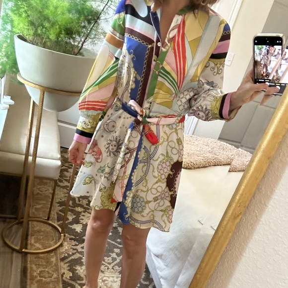 Printed Zara, button down, long sleeve, tie belt s beautiful dress. Xs - Picture 1 of 6